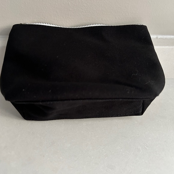 ADD-ON Brand new Kiehl’s travel make up bag - Picture 2 of 3